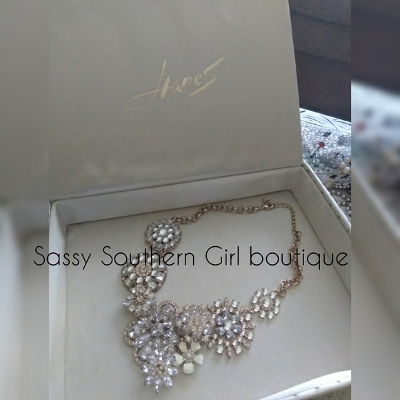 ⭐🆕 Gorgeous statement jeweled necklace - Picture 3 of 4